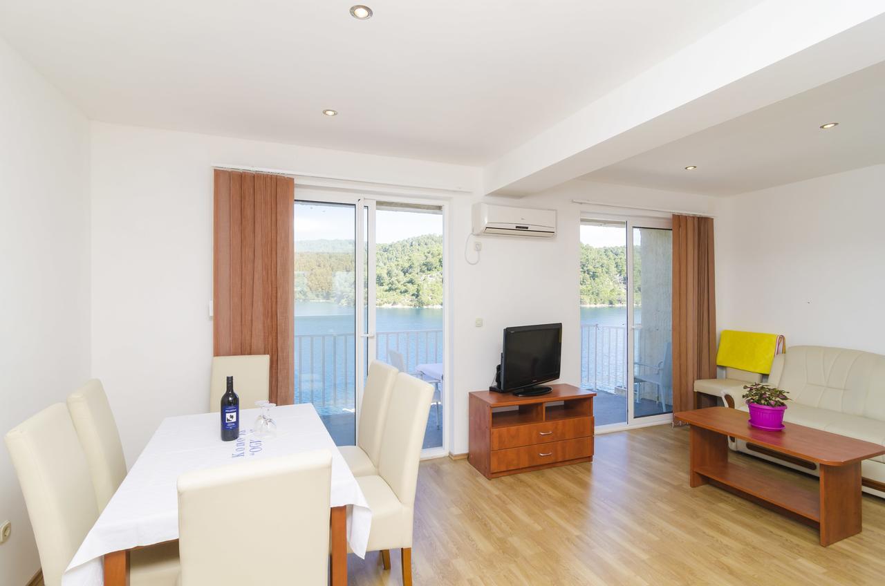 Apartments Angelo โปลาเช ภายนอก รูปภาพ